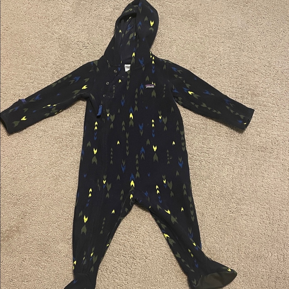 Patagonia fleece bunting size 12-18 months. Great condition.